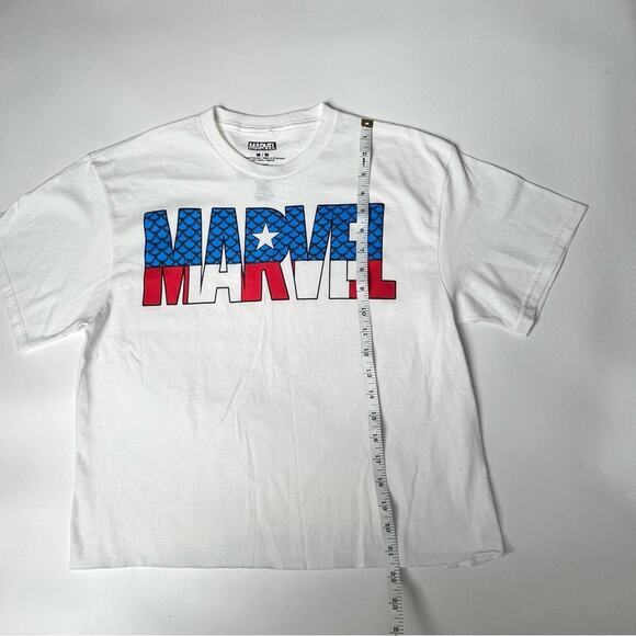 Marvel Red White and Blue Cropped Short Sleeve Graphic Tee Sz M - Picture 2 of 8